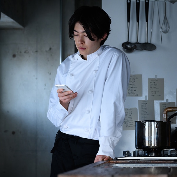 連休の旅行いいな。サービス業で働く問題点とは？休みがないのは自分だけ？