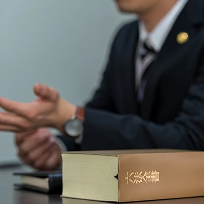 弁護士が教える！弁護士と民間の退職代行サービスの違いと選び方